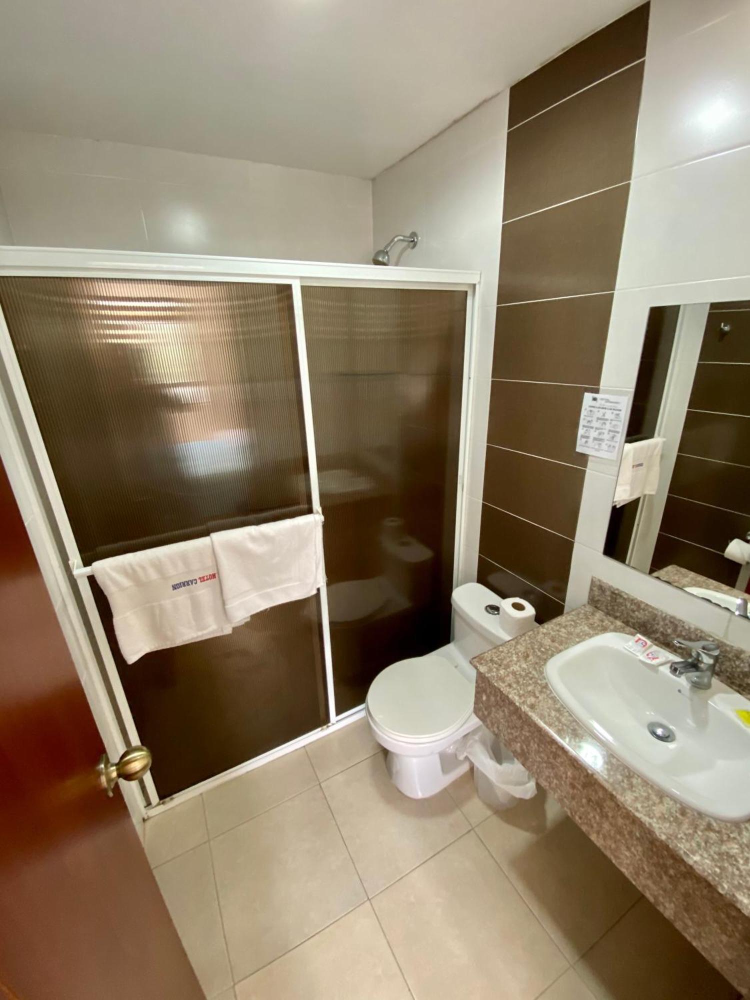 Hotel Carrion Loja Quarto foto