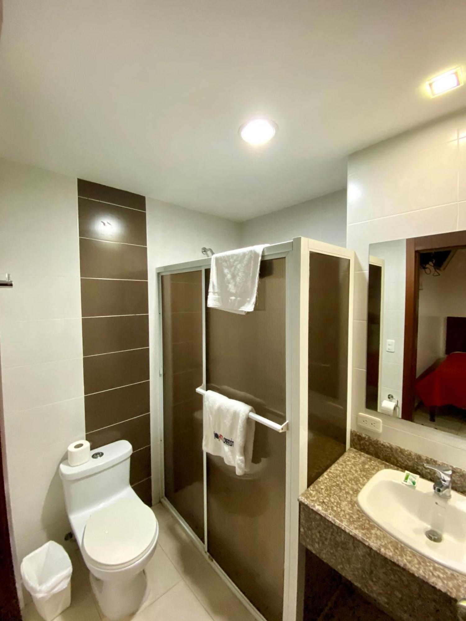 Hotel Carrion Loja Quarto foto