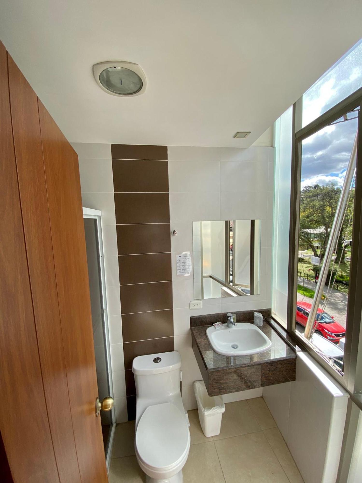 Hotel Carrion Loja Quarto foto